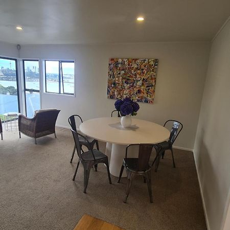2 Bedroom Home, City And Sea Views Auckland Extérieur photo